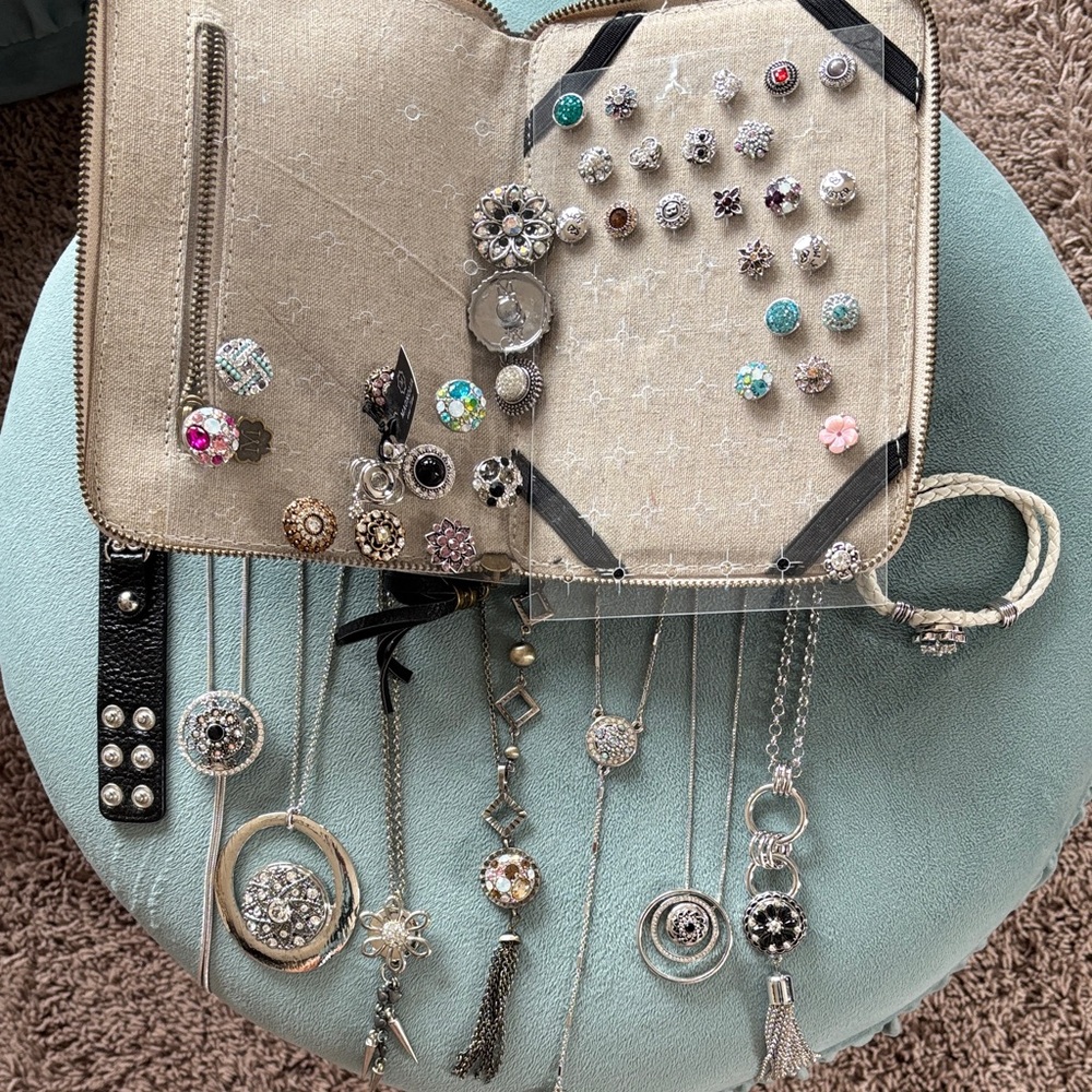 Magnolia and Vine Jewelry Package